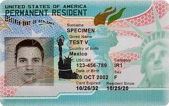 Lista completa de documentos que necesitas para tu entrevista de naturalización con USCIS. No olvides nada.